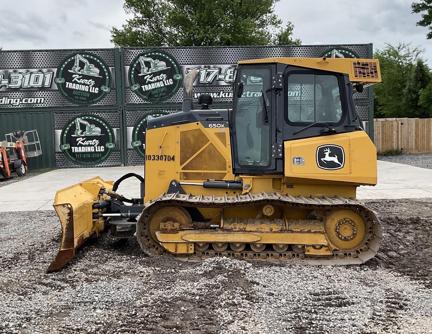 2021 John Deere 650K LGP dozer on the Kurtz Trading lot